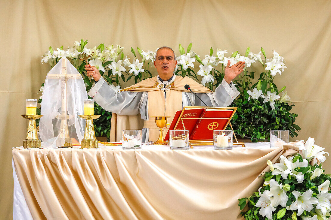 Osterfeier in der Maronitischen Kirche Unserer Lieben Frau, Houmal, Libanon, Naher Osten