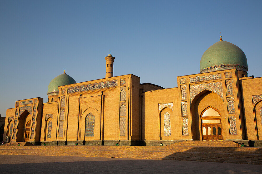 Khazrati Imam Mosque, Hazrati Imam Complex, Tashkent, Uzbekistan, Central Asia, Asia