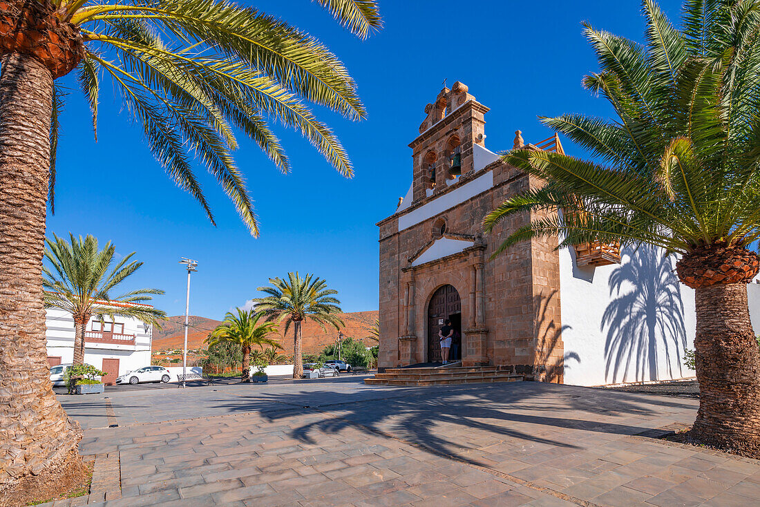 Blick auf die Iglesia de Nuestra Senora de la Pena in Vega de Rio Palmas, Betancuria, Fuerteventura, Kanarische Inseln, Spanien, Atlantik, Europa