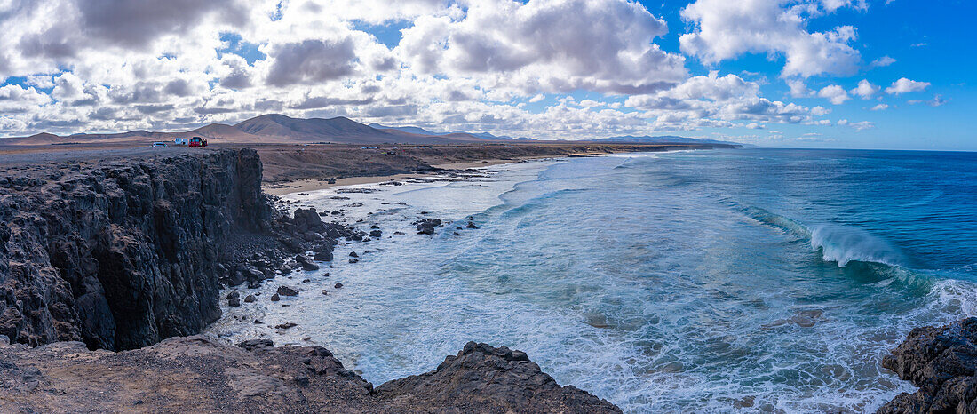 Blick auf die Küste und den Atlantik an einem sonnigen Tag, El Cotillo, Fuerteventura, Kanarische Inseln, Spanien, Atlantik, Europa