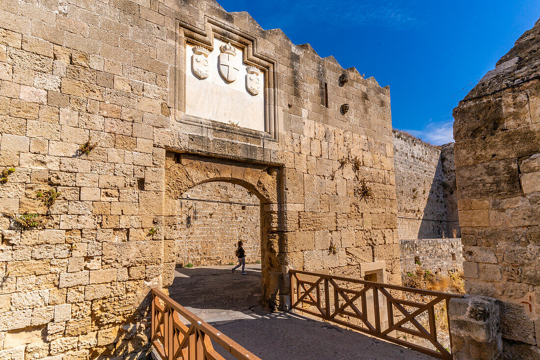 View of Saint Athanasios Gate, Old Rhodes Town, UNESCO World Heritage Site, Rhodes, Dodecanese, Greek Islands, Greece, Europe
