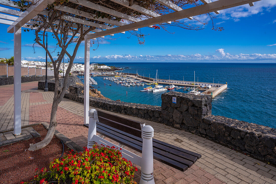 Blick auf Altstadthafen, Puerto del Carmen, Lanzarote, Las Palmas, Kanarische Inseln, Spanien, Atlantik, Europa