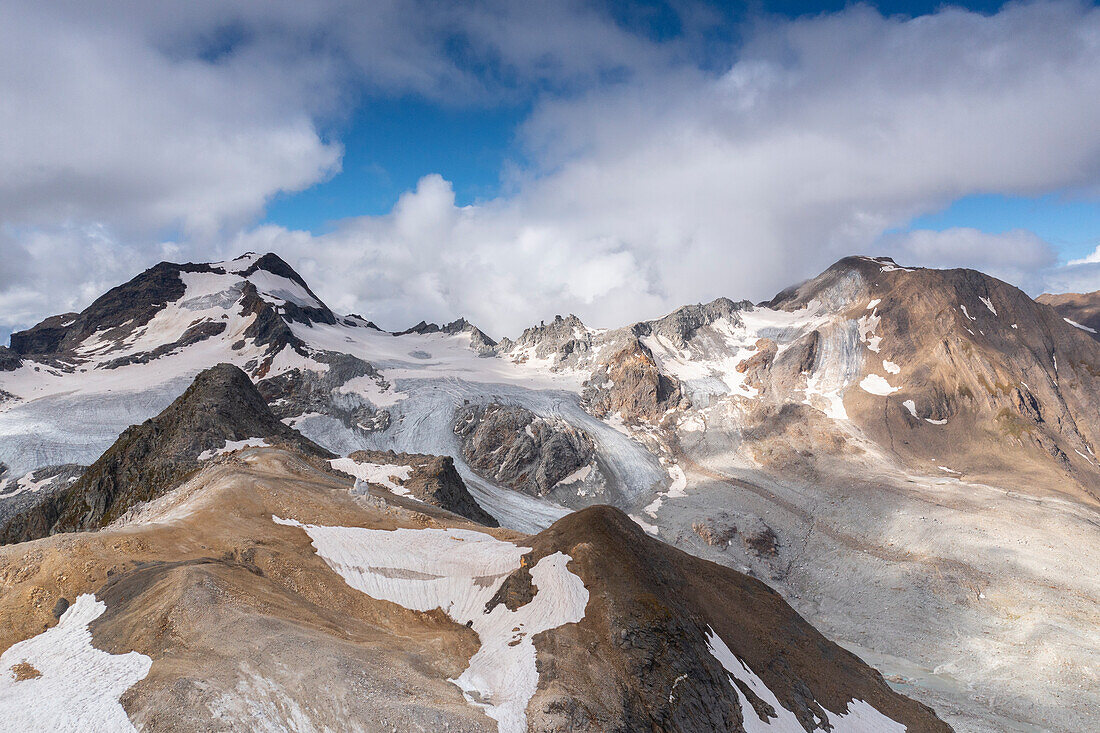 Guglie Bianche of Lebendun and in background the glacier of Sabbioni, Riale, Val Formazza, Verbano-Cusio-Ossola, Piedmont, Italy, Southern Europa