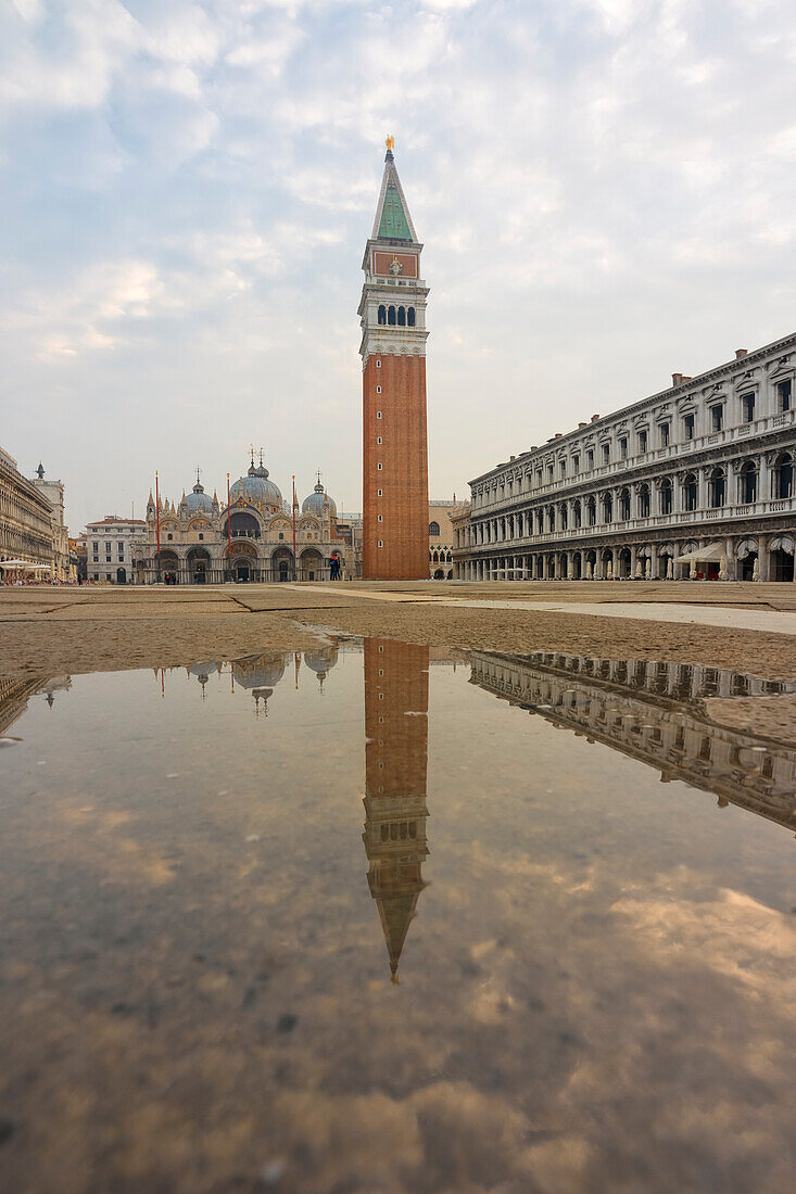 Der Markusplatz im Spiegel, Gemeinde Venedig, Provinz Venedig, Bezirk Venetien, Italien, Europa