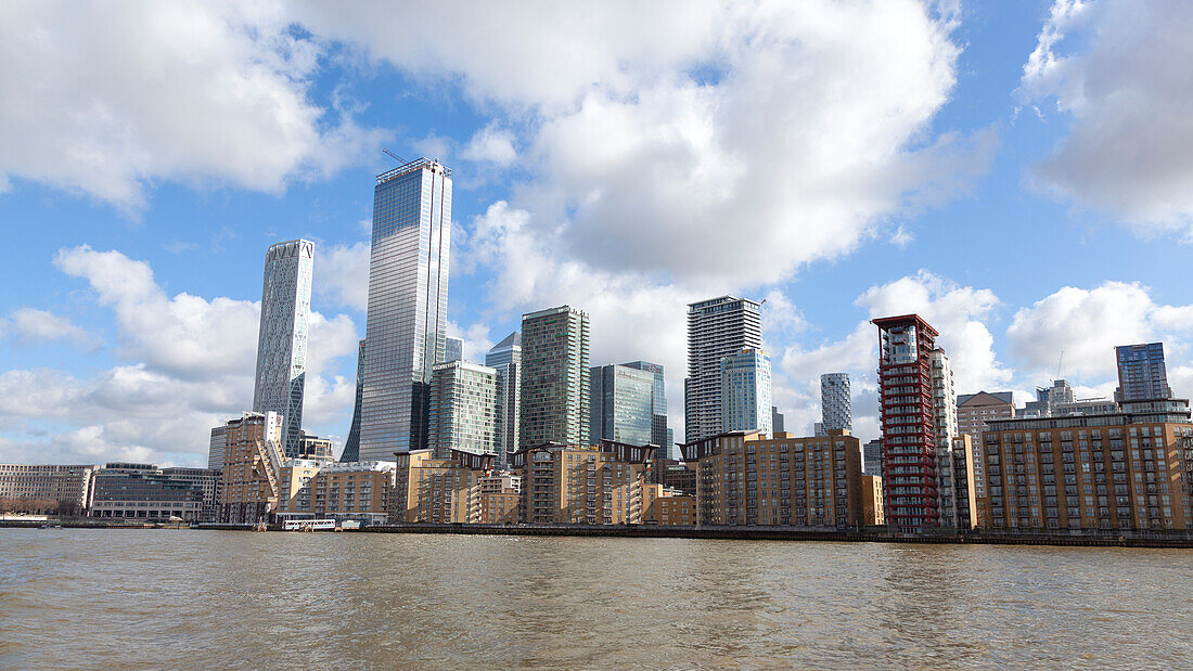 Die Wolkenkratzer von Canary Wharf, London, Großbritannien, UK