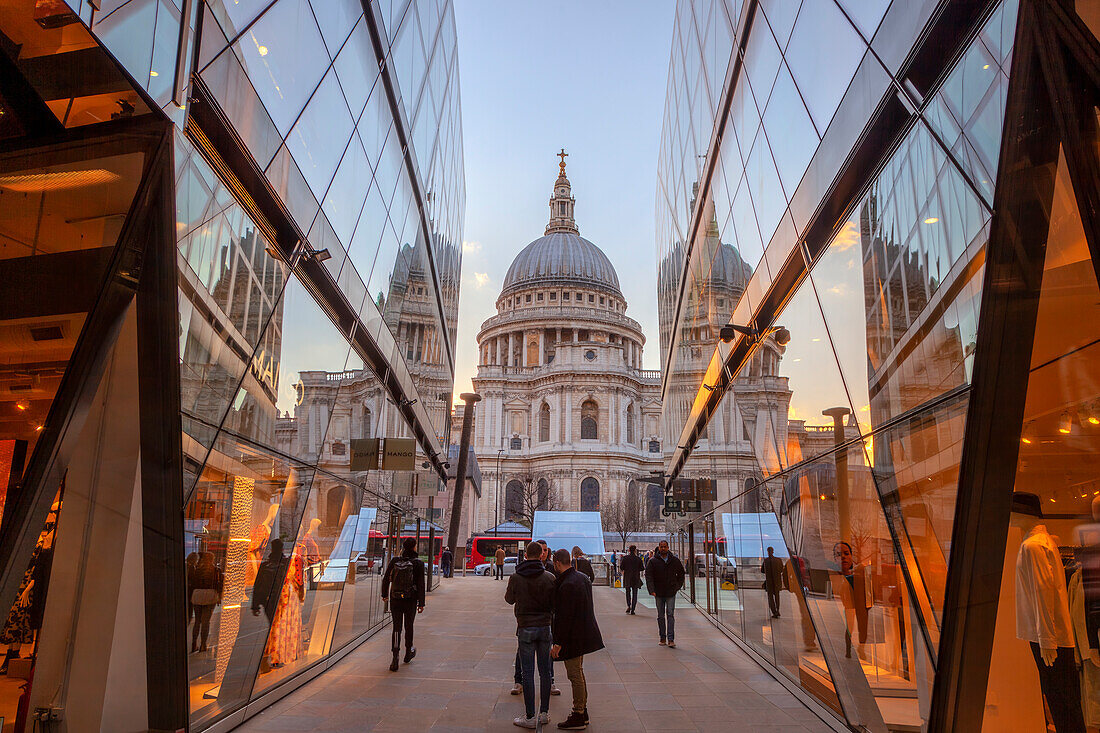 St. Paul’s Cathedral from the gallery of One New Change center, London, Great Britain, UK