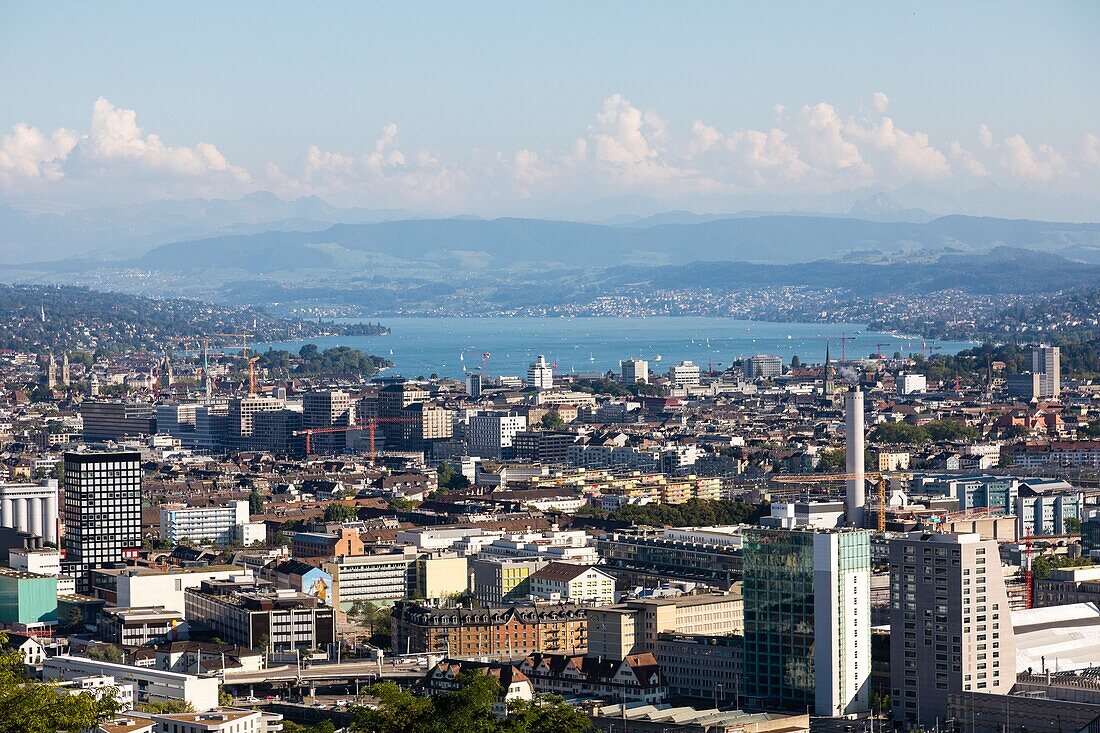 Blick auf das Stadtzentrum und den Zürichsee, zürich, kanton zürich, schweiz