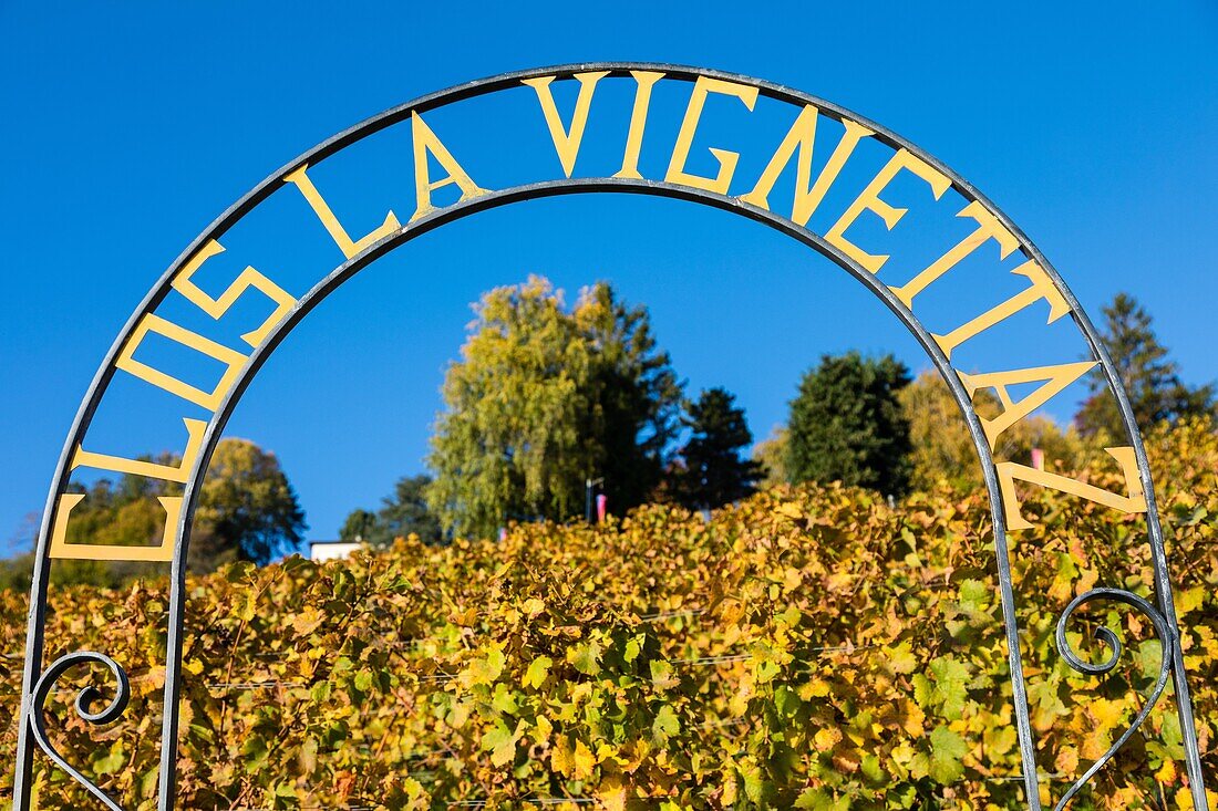 Porch at the entrance to the clos la vignettaz inchexbres, wine-growing region on the list of unesco world heritage sites since 2007, wine, lavaux, canton of vaud, switzerland