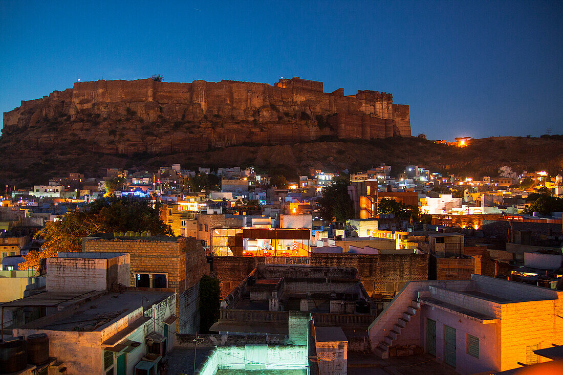 Das Mehrangarh-Fort von Jodhpur oberhalb der Stadt