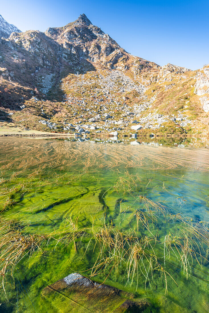 Pratofiorito-See, Vallone del Rio Bianetto, Locana, Valle dell Orco, Provinz Turin, Graue Alpen, Piemont, Italien