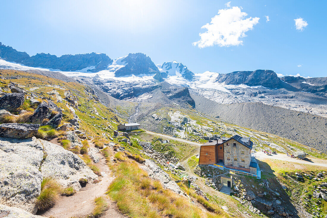 Refuge Chabod, Valsavarenche, Vallee d Aoste, Italian alps, Italy