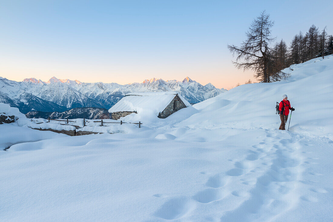 Alpe Pilaz in der Morgendämmerung, La Magdeleine, Valtournenche, Aostatal, Italienische Alpen, Italien