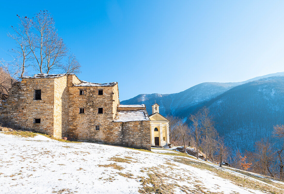 Abandoned hamlet, Ceregate, Staffora Valley, Oltrepo Pavese, province of Pavia, Apennines, Lombardy, Italy