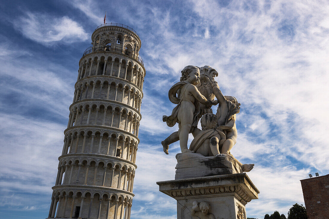 Tower of Pisa and Fountain of the Putti, Pisa, Tuscany, Italy, Europe