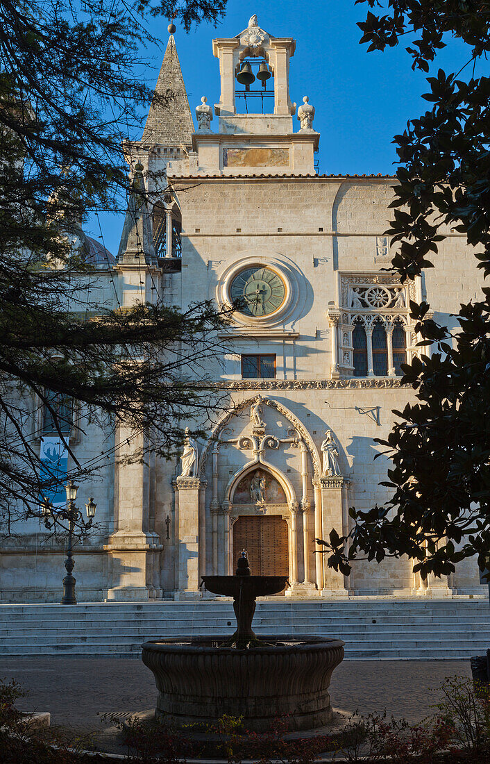 Palazzo dell`Annunziata, in dem das Stadt- und Archäologiemuseum untergebracht ist. Sulmona