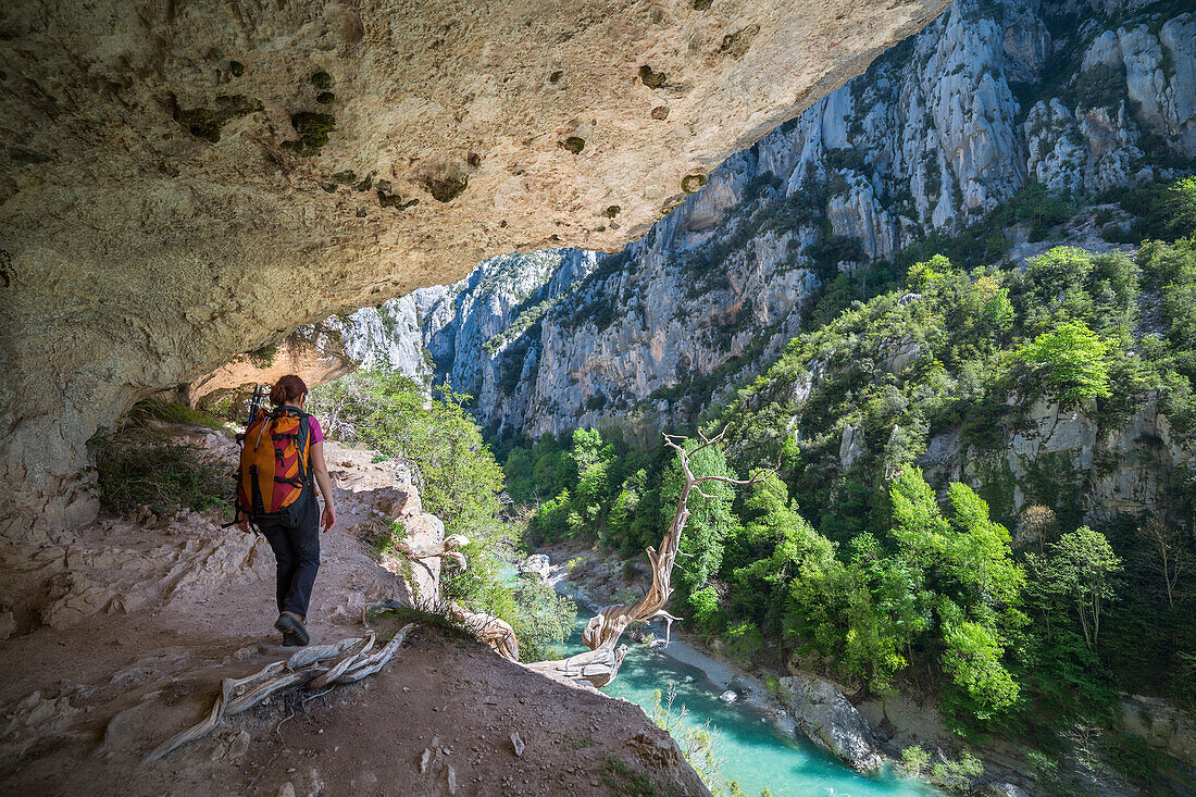 The Imbut Trial: a girl is walking in the Verdon Gorge (Var department, Provence-Alpes-Côte d'Azur, France, Europe) (MR)