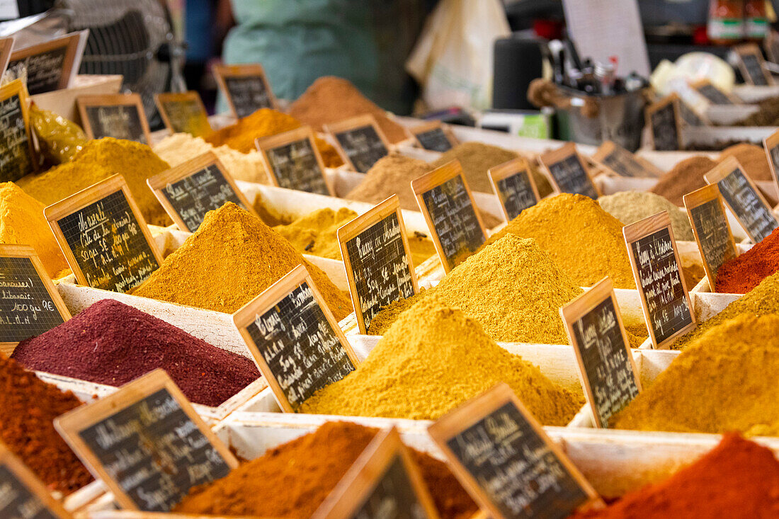 The market in Antibes, Grasse, Alpes-Maritimes department, Provence-Alpes-Cote d'Azur region, France, Europe