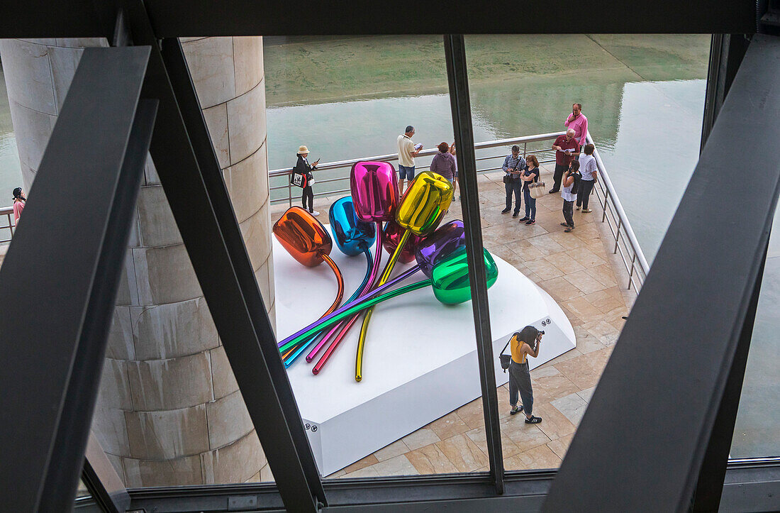 `Tulips´by Jeff Koons, Guggenheim Museum, Bilbao, Spain