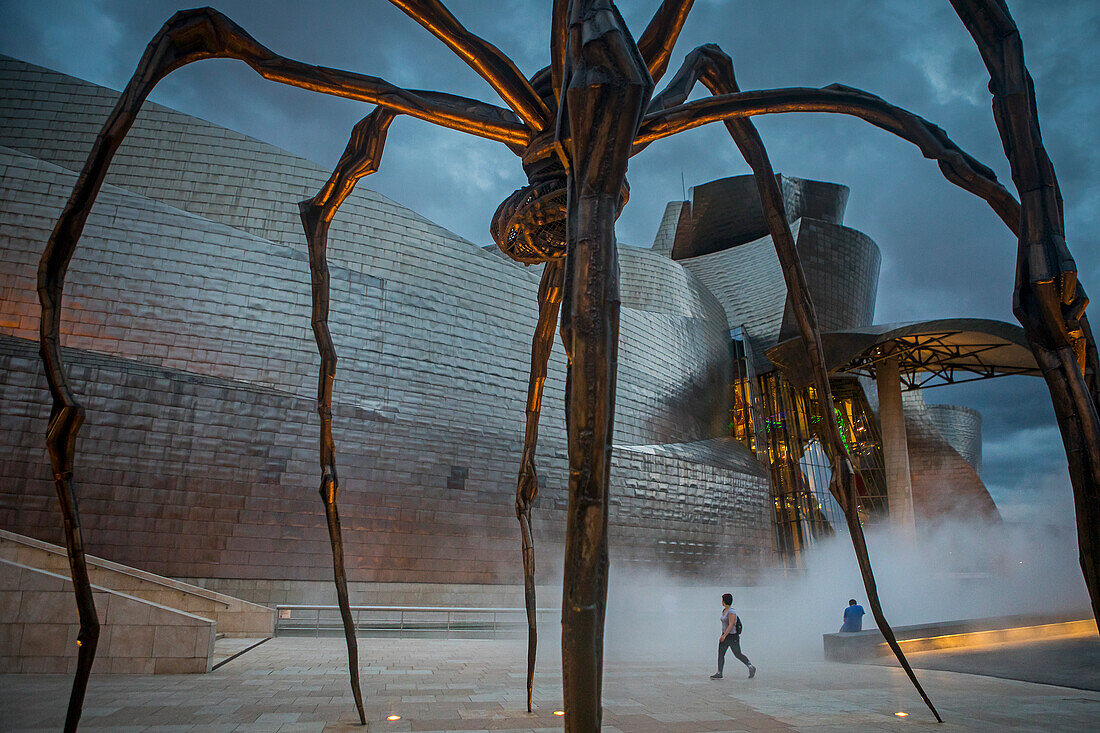 `Maman´a bronze spider designed by Louise Bourgeois, and Guggenheim Museum, Bilbao, Spain