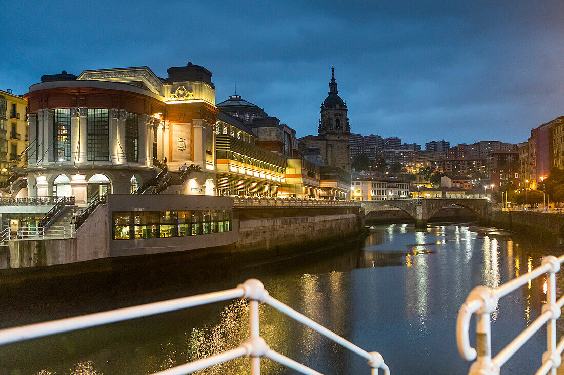 La Ribera Market, San Anton Church and bridge, in Ría del Nervión, Old Town (Casco Viejo), Bilbao, Spain