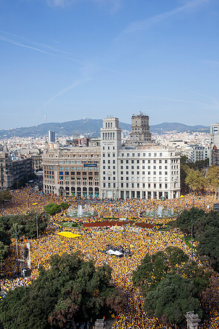 Politische Demonstration für die Unabhängigkeit Kataloniens. Catalunya-Platz.19. Oktober 2014. Barcelona. Katalonien. Spanien.