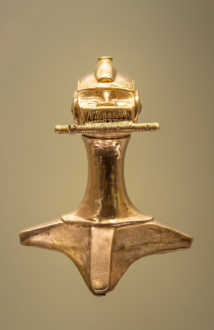 Poporo, Pre-Columbian goldwork collection, Gold museum, Museo del Oro, Bogota, Colombia, America