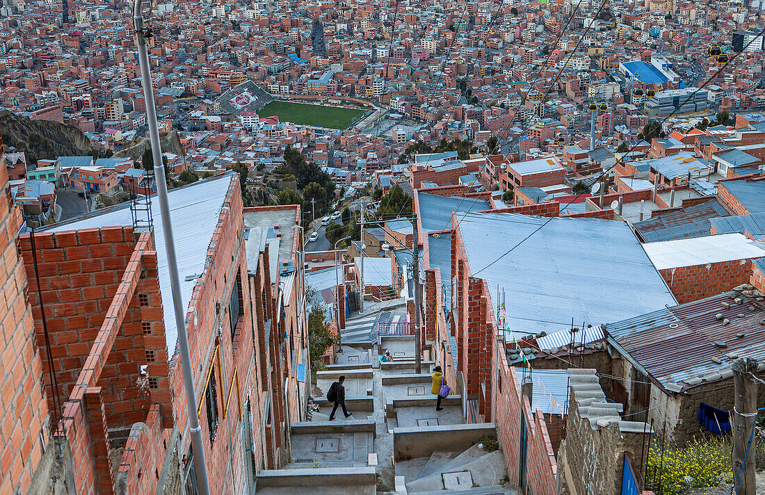 El Alto, im Hintergrund Panoramablick auf La Paz und die Anden, La Paz, Bolivien
