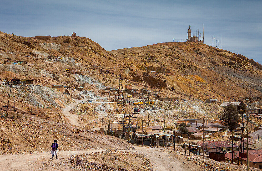 Szene im Abschnitt Pailaviri, rechts und unten Pailaviri-Mine, Cerro Rico, Potosi, Bolivien