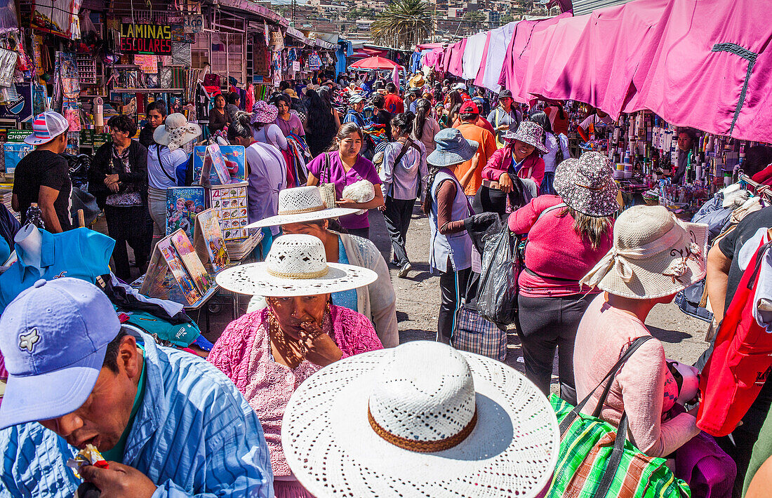 Straßenszene, Markt von La Cancha, Cochabamba, Bolivien