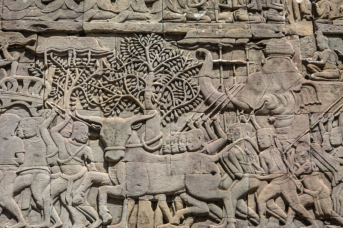 Darstellung, Ramayana-Epos, Flachreliefschnitzereien, im Bayon-Tempel, Angkor Thom, Angkor, Siem Reap, Kambodscha