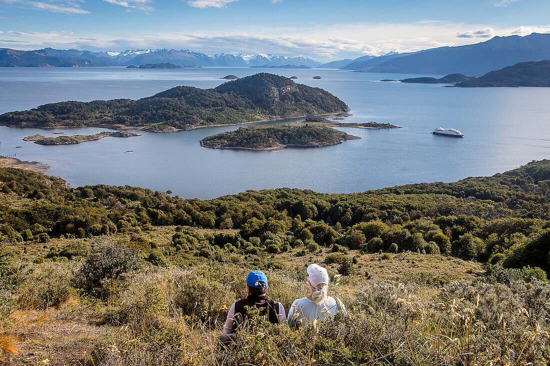 Panoramablick auf die Wulaia-Bucht, auch Caleta Wulaia genannt, Insel Navarino, Feuerland, Patagonien, Chile