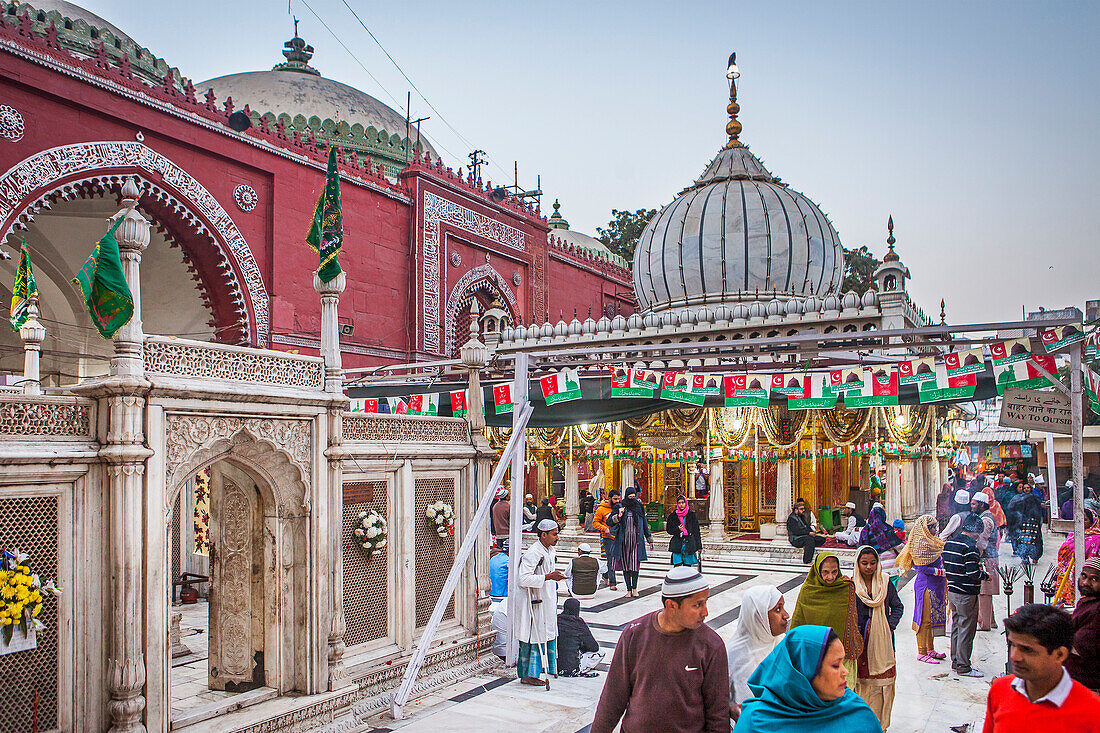Hazrat Nizamuddin Dargah, Delhi, India