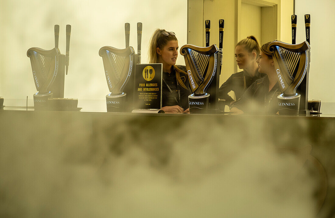 waitresses, in Tasting Room, Guinness Storehouse, museum, brewery, exhibition, Dublin, Ireland