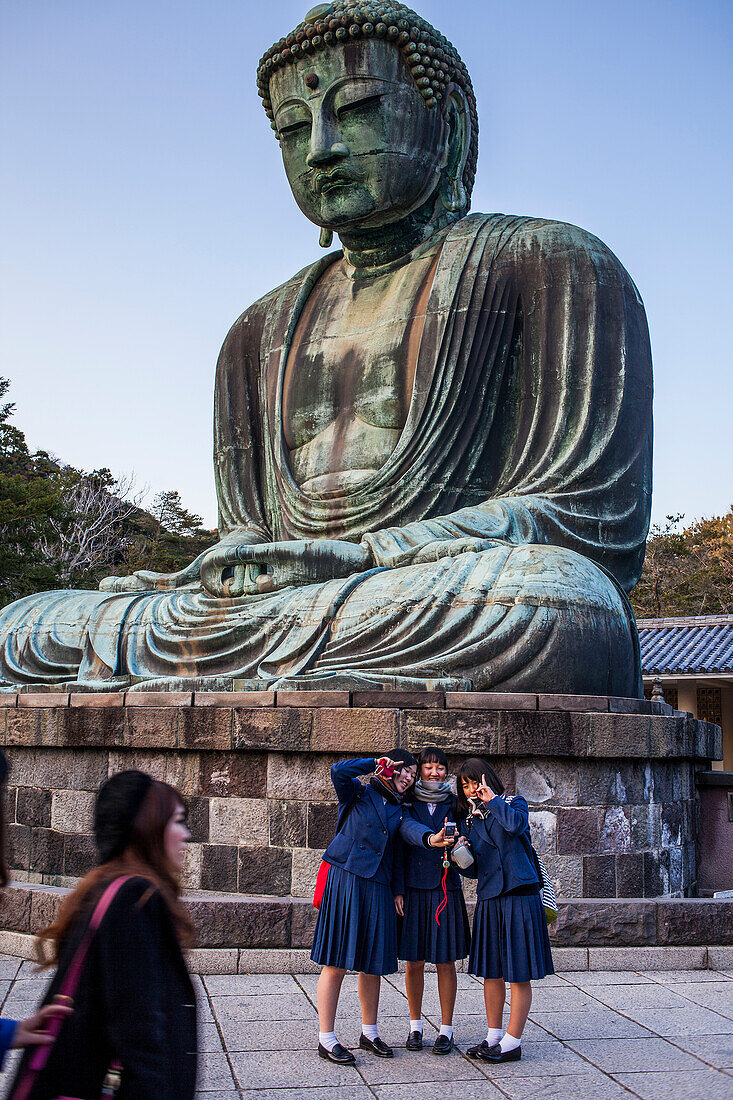 Der Daibutsu (Großer Buddha aus Bronze). Kotoku-in-Tempel, Kamakura, Japan