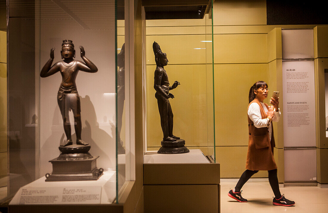 Ausgestellte Bronzestatuen im Nationalmuseum in Delhi, Indien