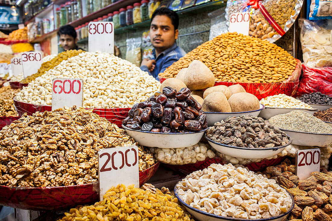 Gewürzmarkt, in Khari Baoli, in der Nähe von Chandni Chowk, Alt-Delhi, Indien