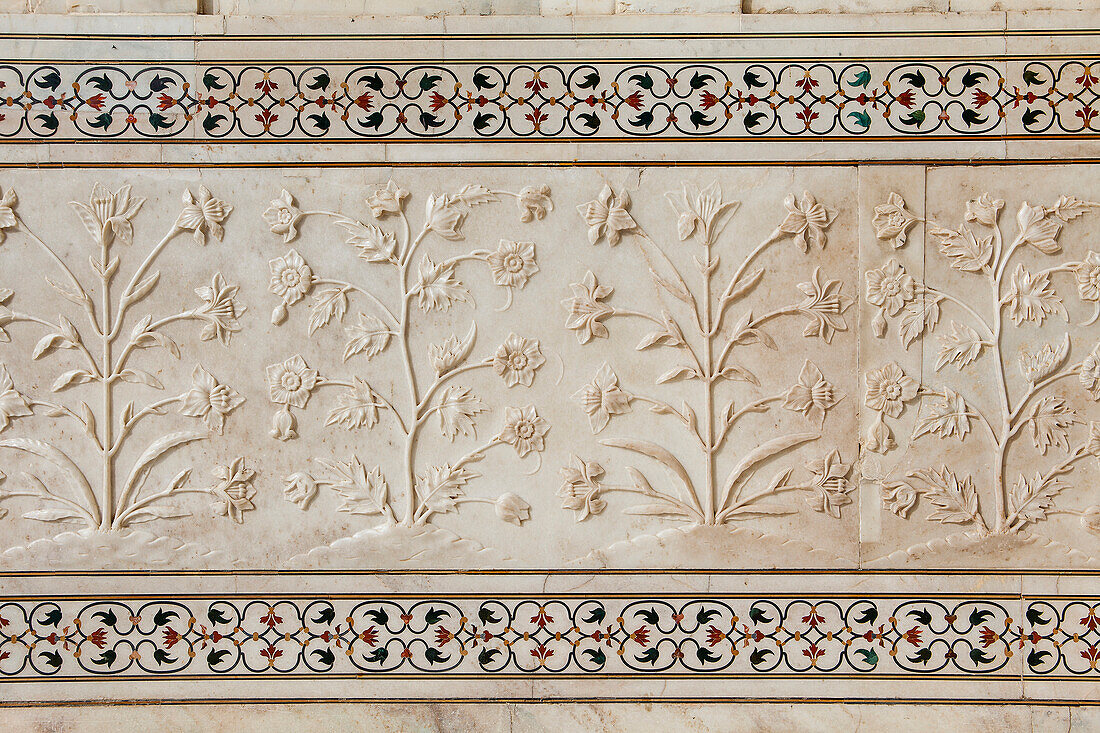 Detail, ornamentation, exterior wall of Taj Mahal, UNESCO World Heritage Site, Agra, Uttar Pradesh, India
