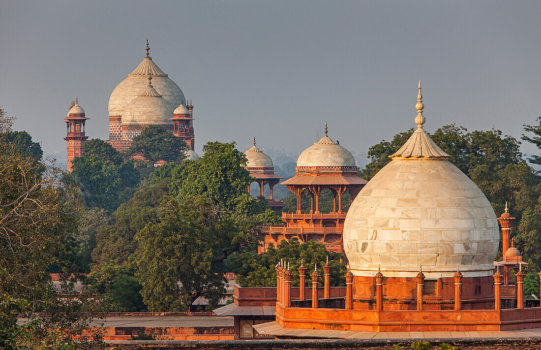 Kuppeln des Taj Mahal, UNESCO-Welterbe, Agra, Uttar Pradesh, Indien