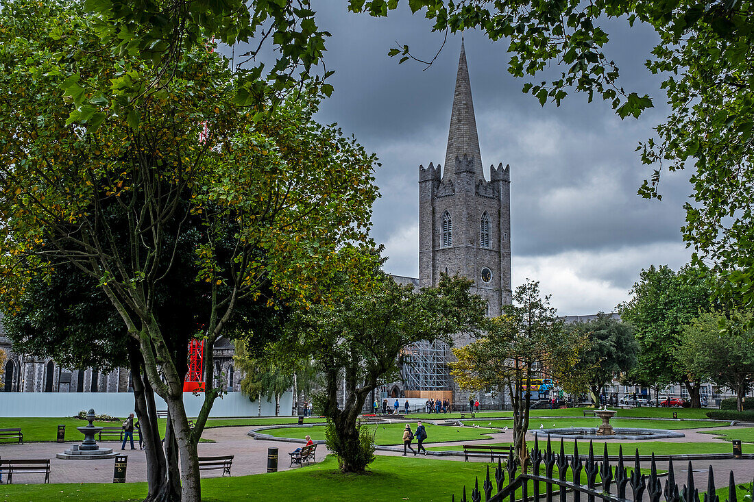 St. Patrick's Cathedral vom St. Patrick's Park aus, Dublin, Irland
