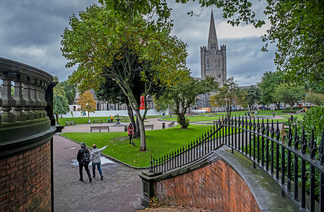 St.-Patrick's-Kathedrale vom St.-Patrick's-Park aus, Dublin, Irland
