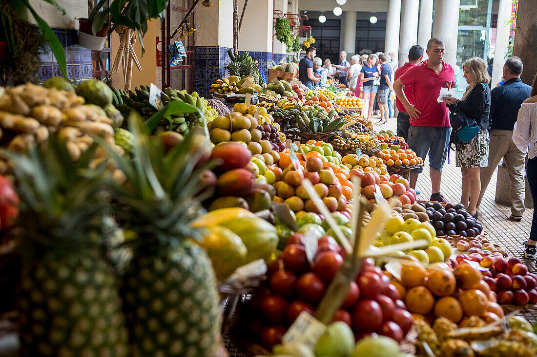 Obst- und Gemüsebereich, Mercado dos Lavradores, Funchal, Madeira, Portugal