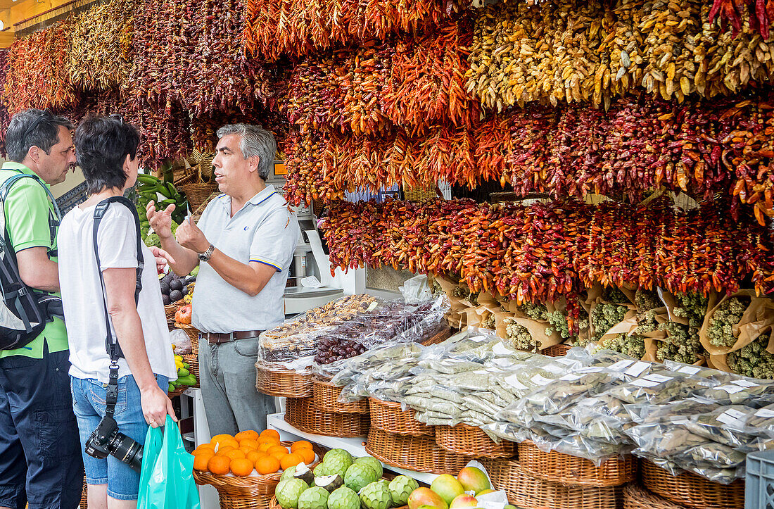 Obst- und Gemüsebereich, Mercado dos Lavradores, Funchal, Madeira, Portugal
