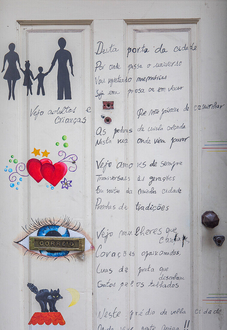 Detail eines Gemäldes an einer Tür, Straße Santa Maria, Teil des Projekts (Projecto arte de portas abertas), das die Altstadt von Funchal, Madeira, wiederbeleben soll.
