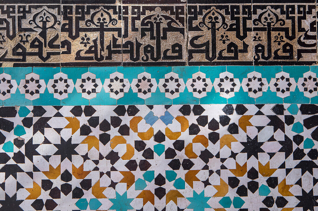 Detail, gefliest, Verzierung, in Bou Inania medersa, Meknes. Marokko