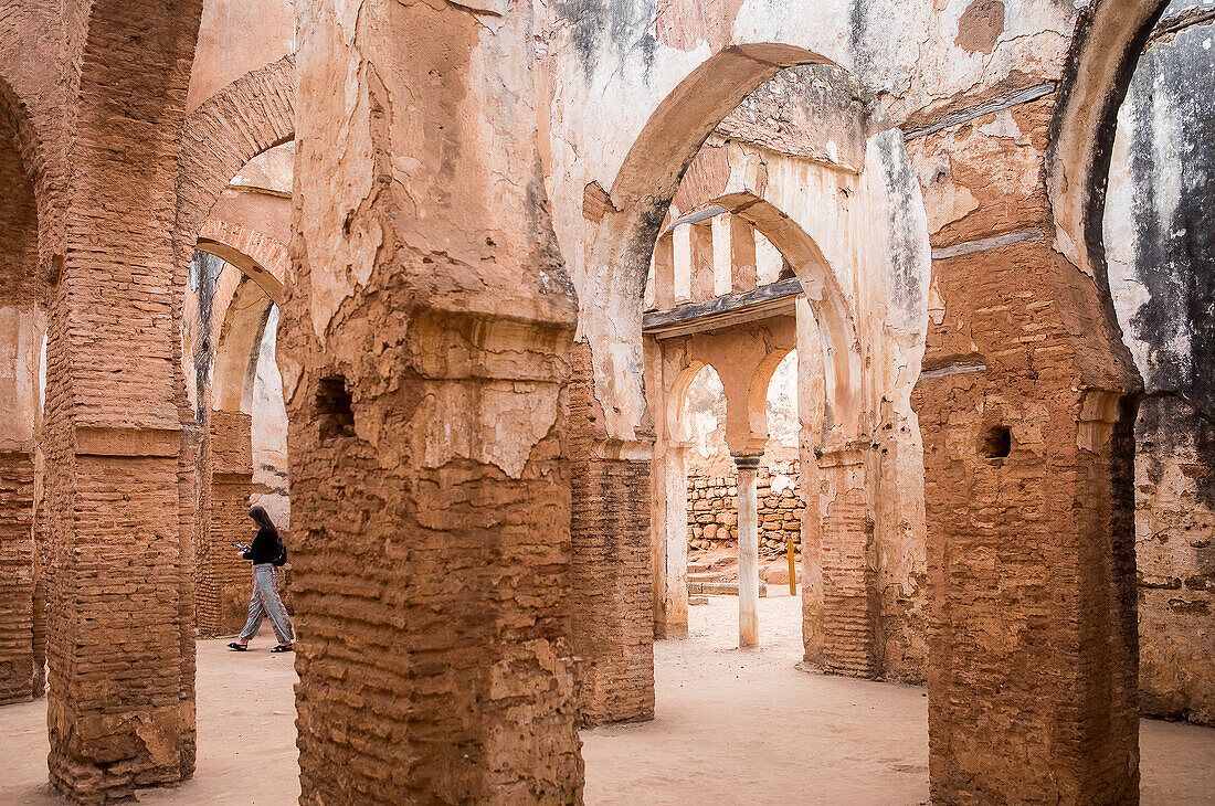 Innenraum der Abu Yusuf Yaq'ub Moschee, in Chellah, archäologische Stätte, Rabat, Marokko,