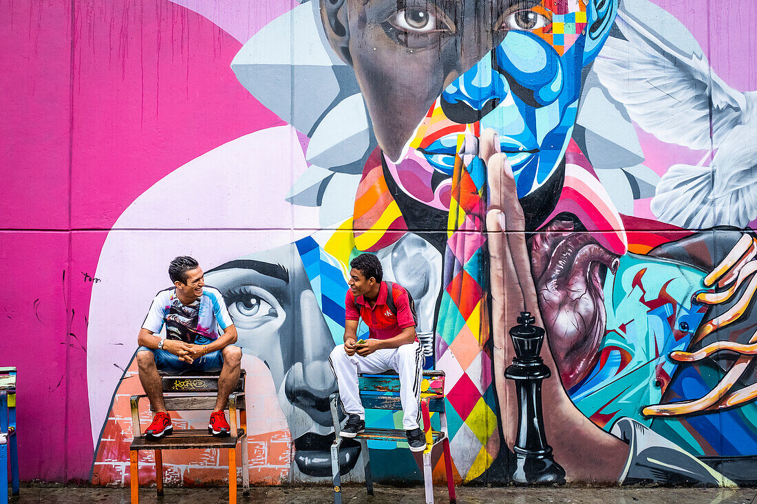 Freunde, Straßenkunst, Wandmalerei, Graffiti, Comuna 13, Medellín, Kolumbien