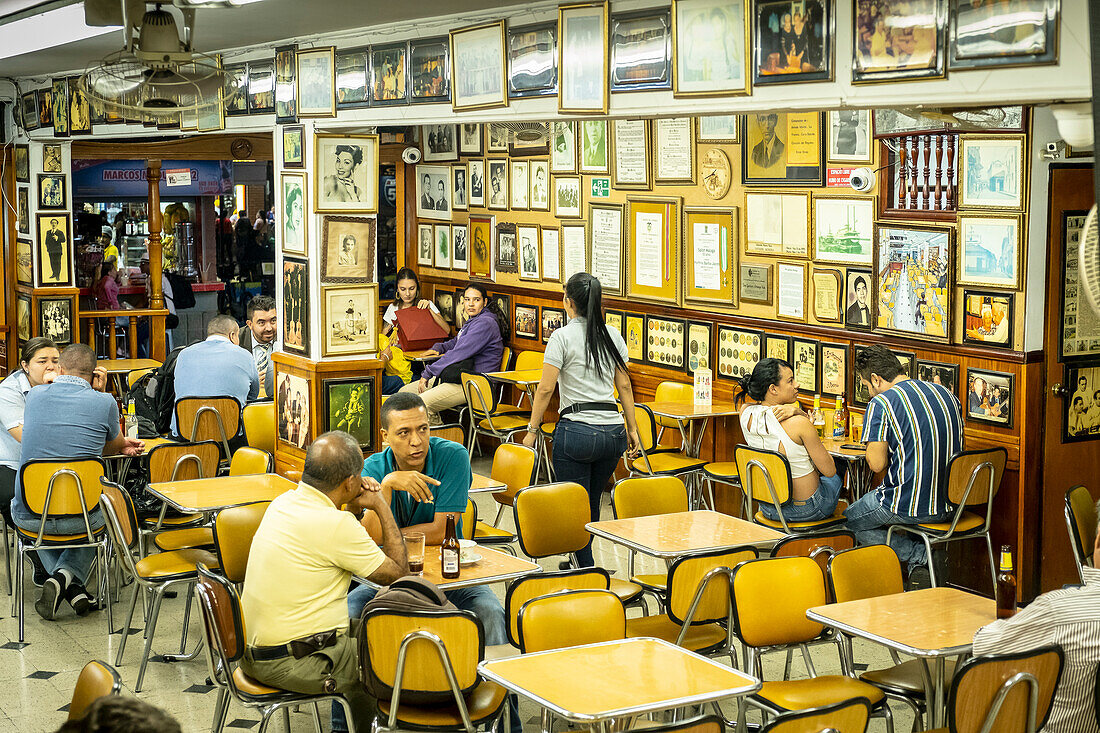 Salón Málaga, Medellín, Colombia