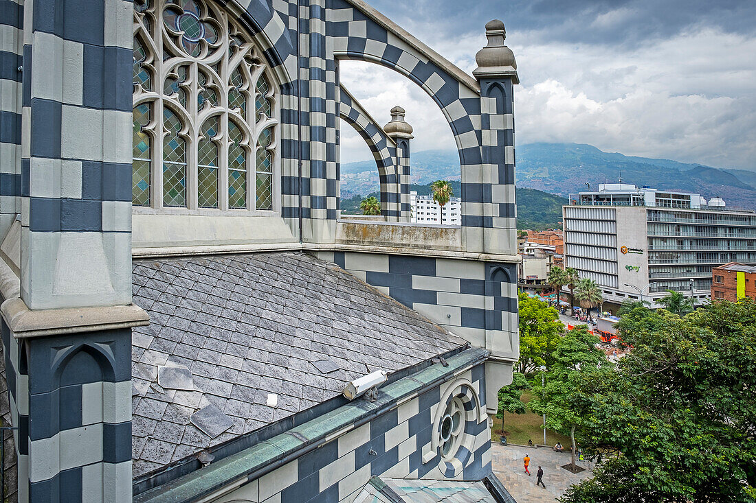 Stadtlandschaft und Kuppel des Kulturpalastes, Rafael Uribe Uribe, Kulturpalast, Medellín, Kolumbien