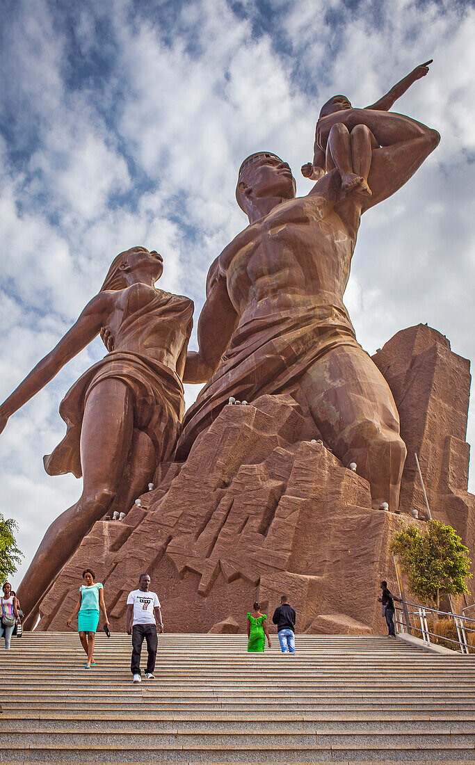 Afrikanisches Renaissance-Denkmal, Dakar, Senegal. 4. April 2010. Bildhauer, Pierre Goudiaby.