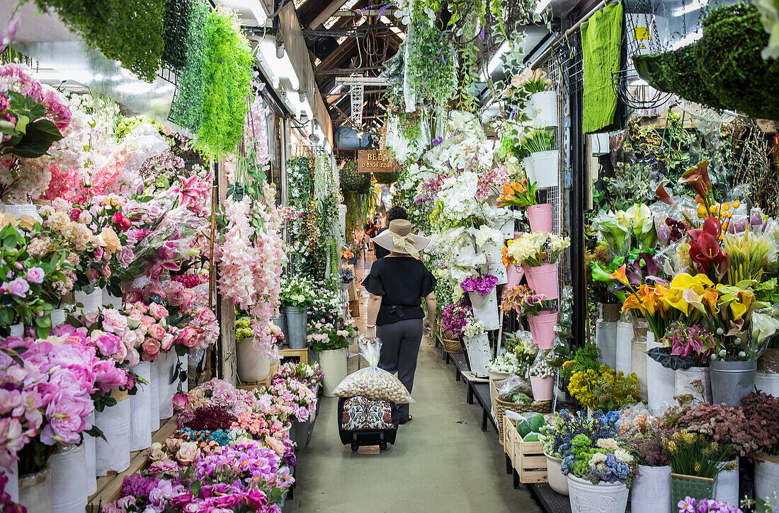 Flower shop, at Chatuchak, Weekend, Market, Bangkok, Thailand